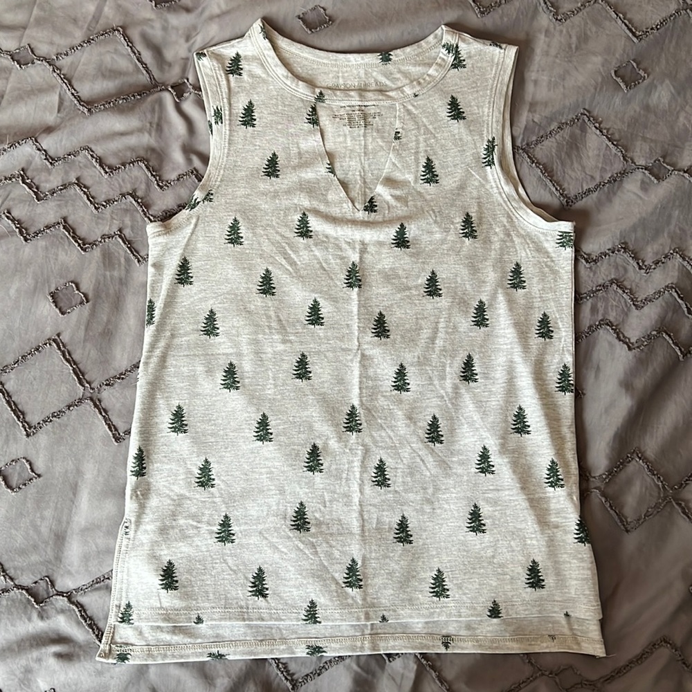 Pine tree muscle tee with cut out